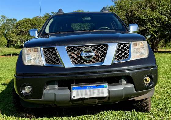 NISSAN FRONTIER 2.5 LE 4X4 CD TURBO ELETRONIC DIESEL 4P MANUAL NISSAN FRONTIER 2.5 LE 4X4 CD TURBO ELETRONIC DIESEL 4P MANUAL